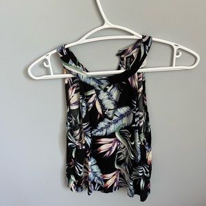 Divided Size 4 Floral Crop Top